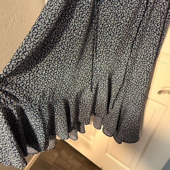 Elegant Blue Floral Maxi Dress - Picture 3 of 4